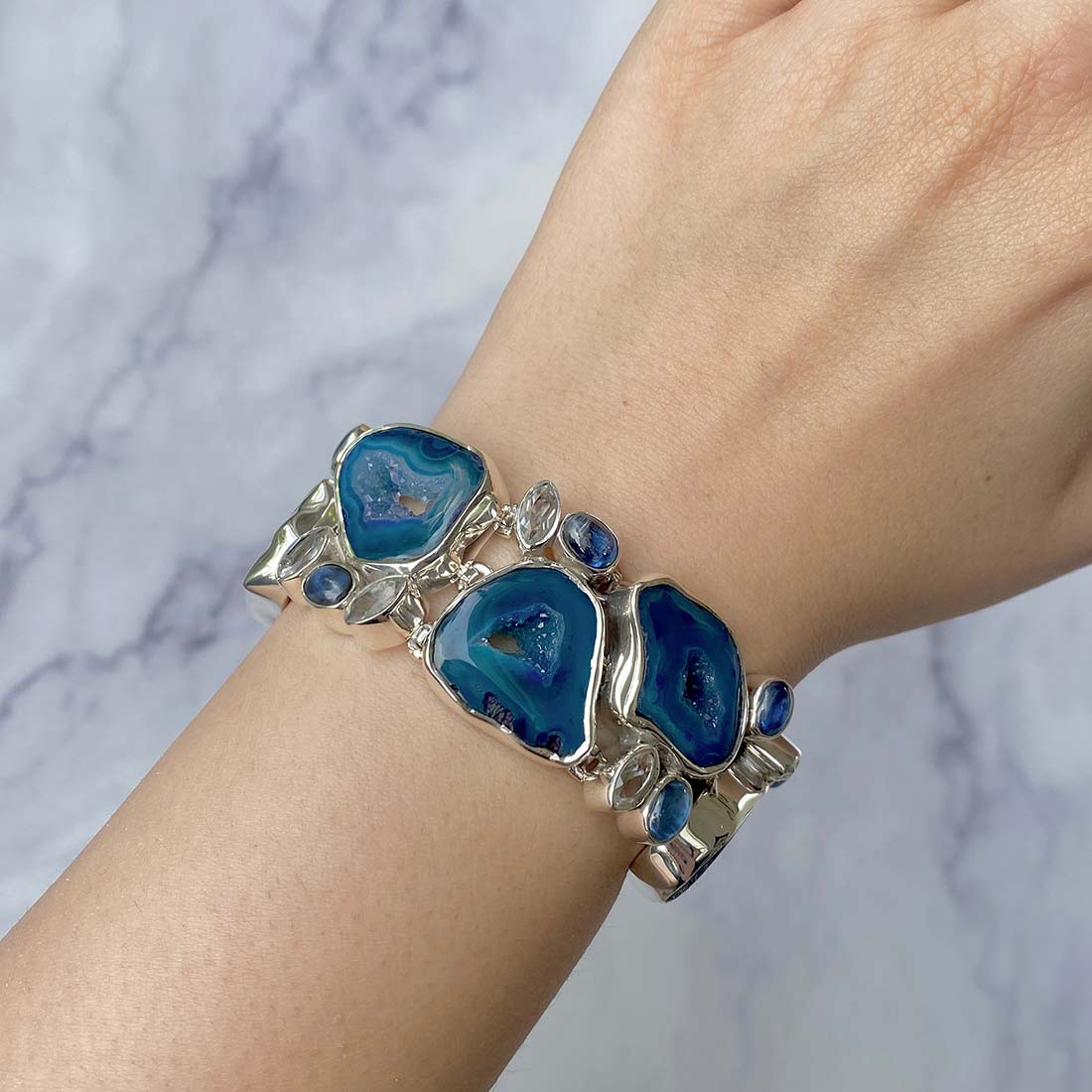 Agate (Blue) Bracelet-(ABU-B-2)