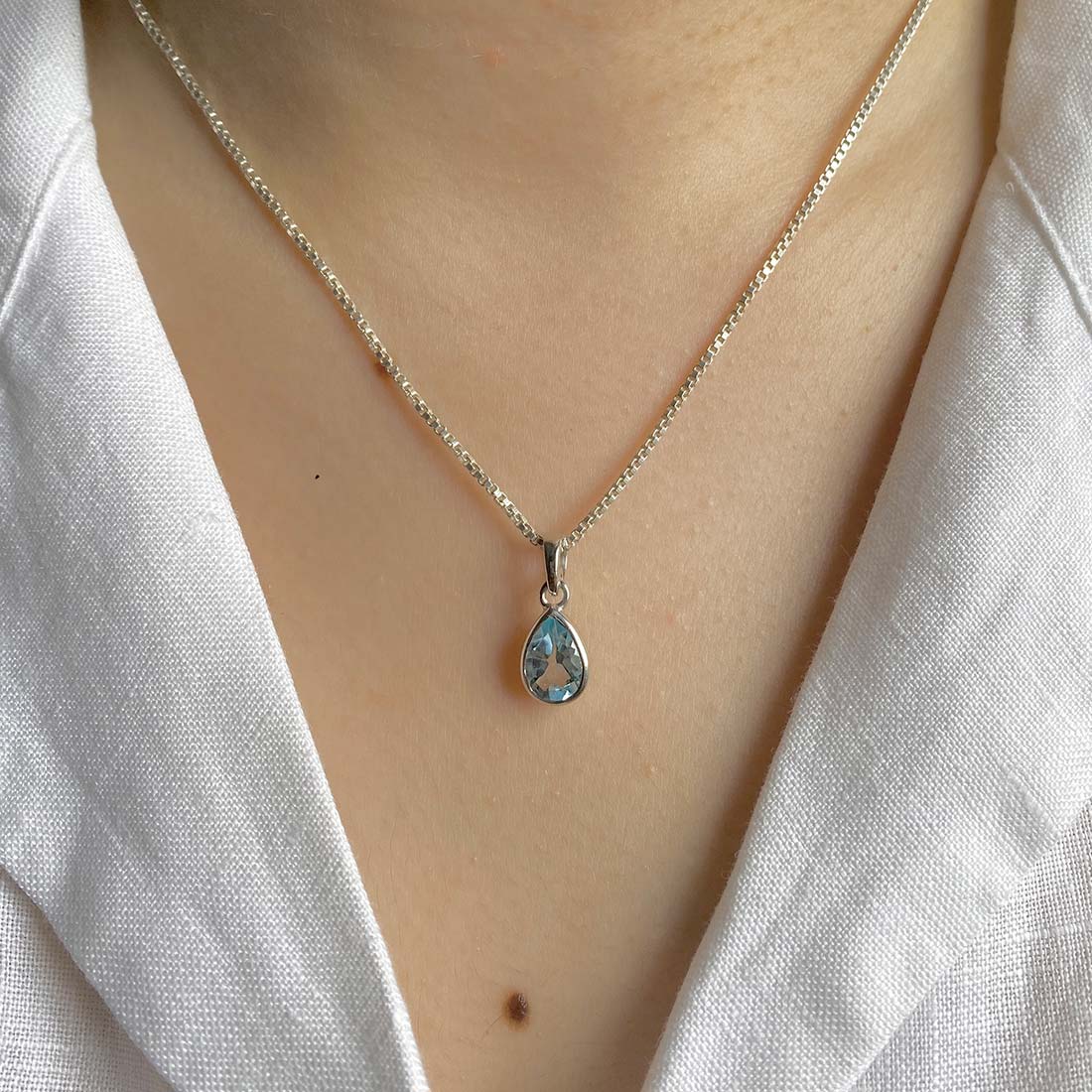 Blue Topaz Pendant-(BTZ-SP-956.)